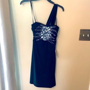 B. Darlin social dress juniors size 5/6 Black one shoulder midi dress